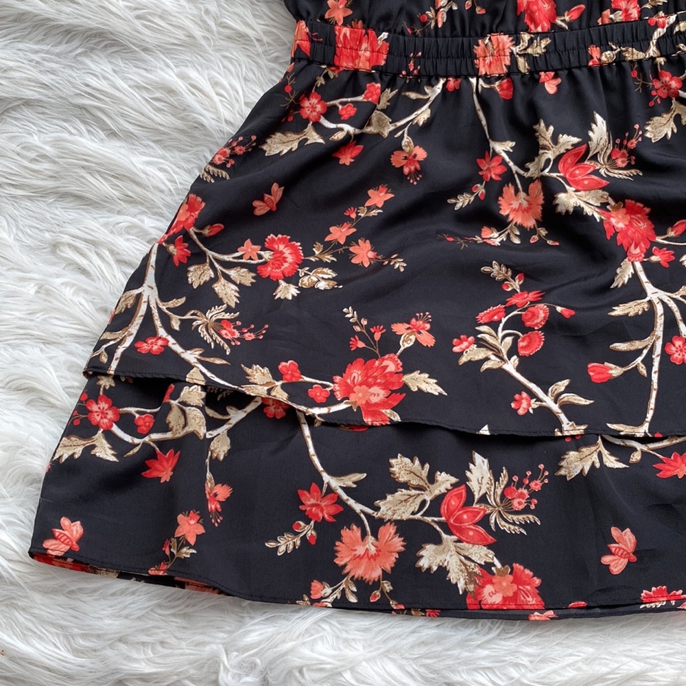 Joie | Jossa Pintuck Pleated Floral Dress in Caviar - Picture 8 of 12